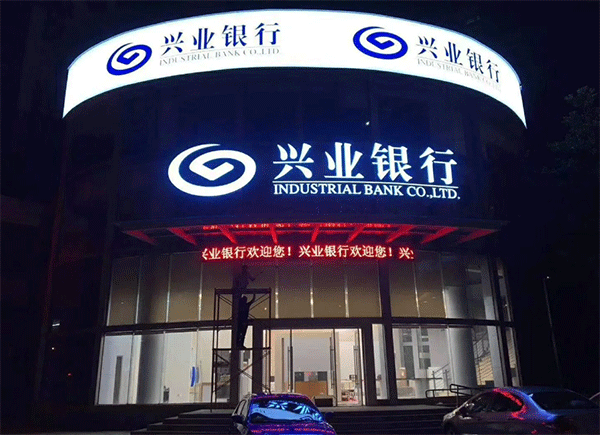 3M燈箱布VS噴繪布有哪些優(yōu)勢(shì)？